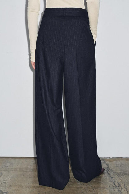 Pantalón raya diplomática con cinturón